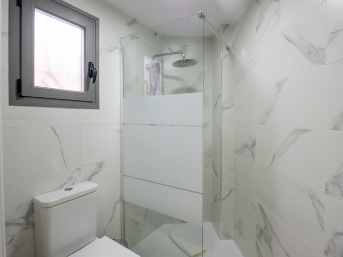 Bathroom 2, Apartamentos La Fuensanta, Córdoba
