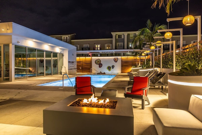 Food & Drinks, @ Marbella Lane - Panoramic Splendid Ocean Views!, Los Angeles