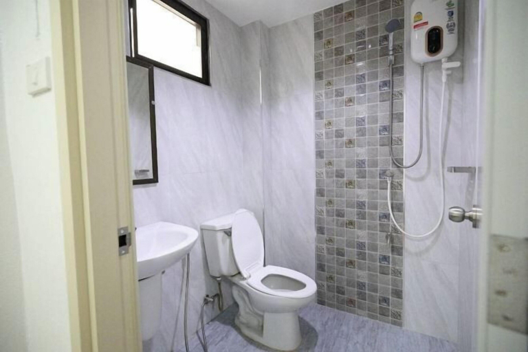 Bathroom 29
