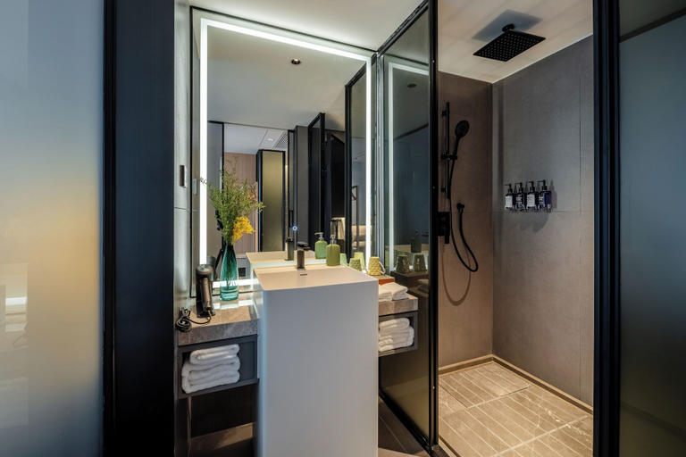 Bathroom 5, Pagoda Hotel Chengdu Taikoo Li, Chengdu