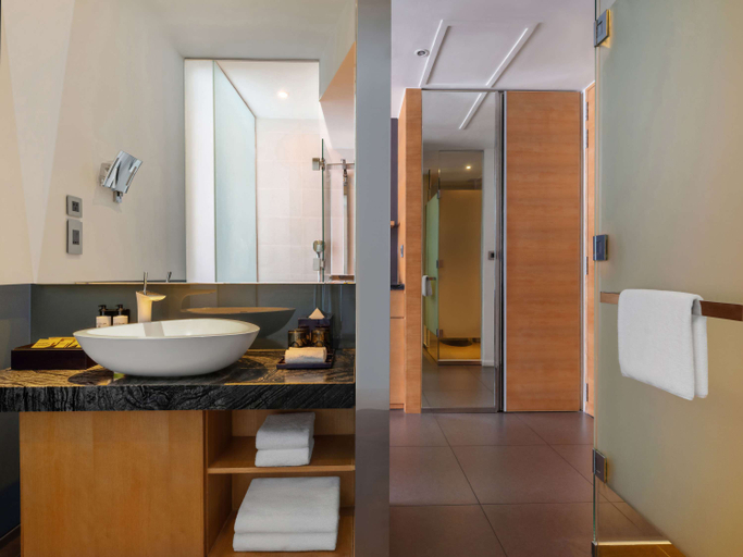 Bathroom 4