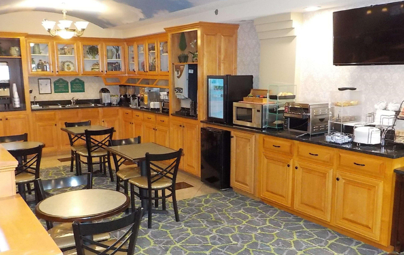 Food & Drinks 5, Surestay Plus By Best Western Warner Robins Afb, Houston