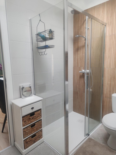 Bathroom 3, Chez Peggy, Seine-et-Marne