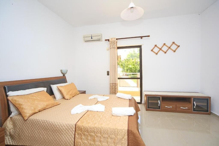 Bedroom 3, Maria Apartments by Checkin, Crete