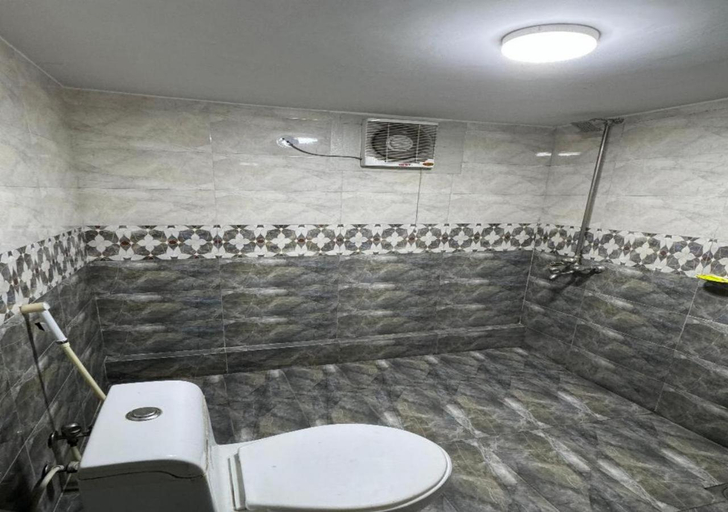 Bathroom 3, Gold Pine Hotel Lahore, Lahore