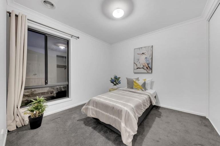 Others 5, Ensuite Room truganina 20 min CBD Airport, Melbourne