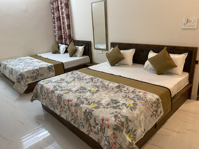 Others 5, Hotel Banshi wala, Sikar