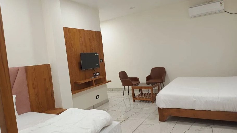 Others 5, Tej Hotel & Restaurant, Tikamgarh