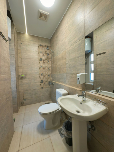 Bathroom 5, Holy Sheet Hostel, 'Abdin