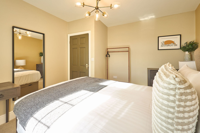 Room 4, Host Stay Louvaine House, Durham