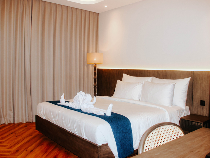 Nirva Ocean House - Tap to explore photos