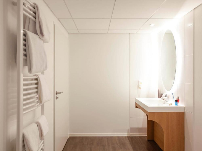 Bathroom 4, Aparthotel Adagio Access Nancy Centre, Meurthe-et-Moselle