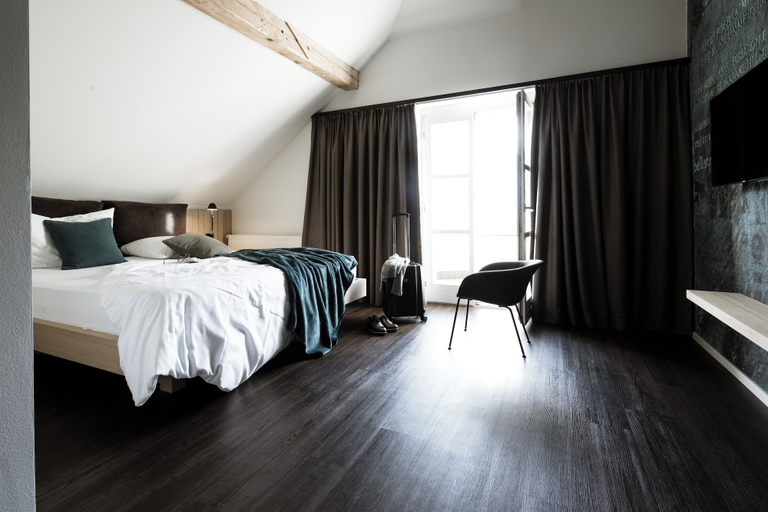Bedroom 3, Hotel Weisses Kreuz, Bolzano