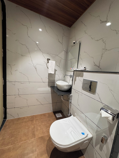 Bathroom 4, Hotel Mumbai House-Vijay Nagar, Indore