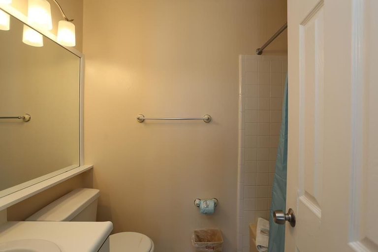 Bathroom 4, Barrier Dunes 497 - 33, Gulf