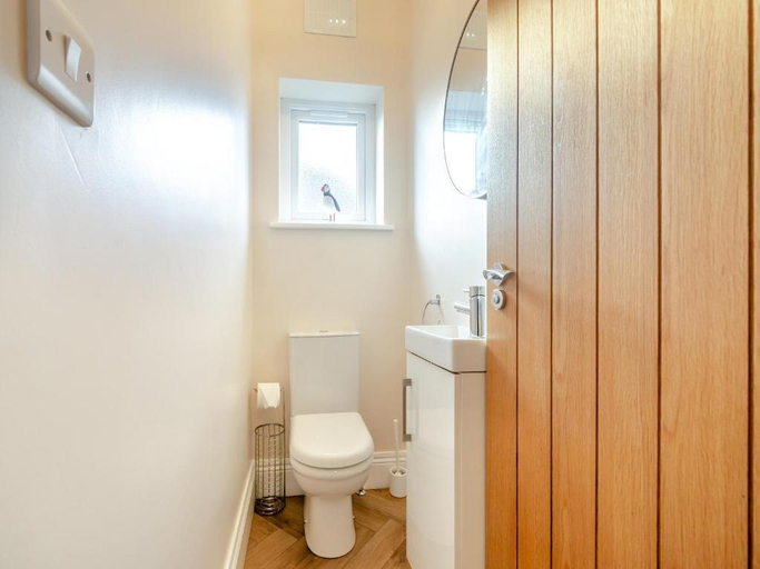 Bathroom 2, Edie' Bungalow, East Riding of Yorkshire