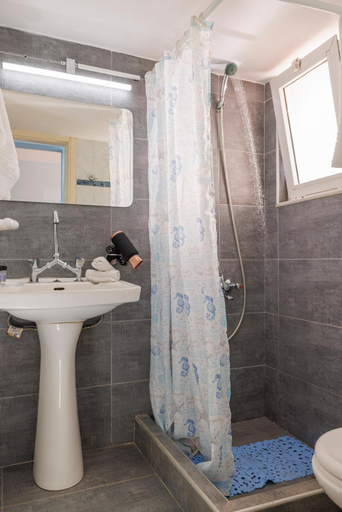 Bathroom 2, Ariadne Apartments, Crete