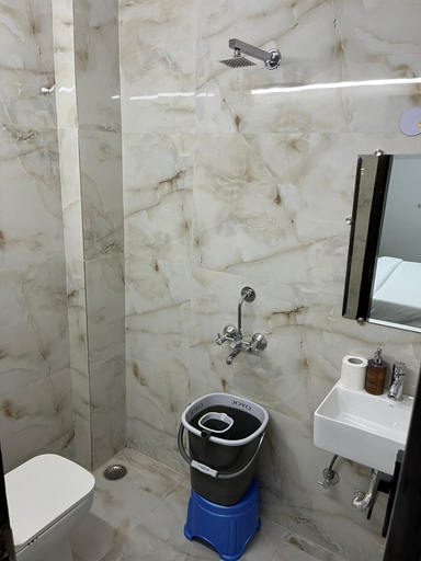 Bathroom 5, Hotel Dreamland Dx, Delhi