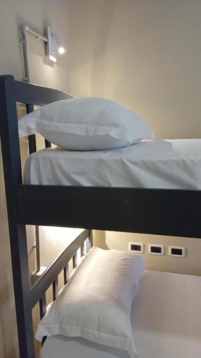 Bedroom 4, Mandarine Hostel, Tiranës