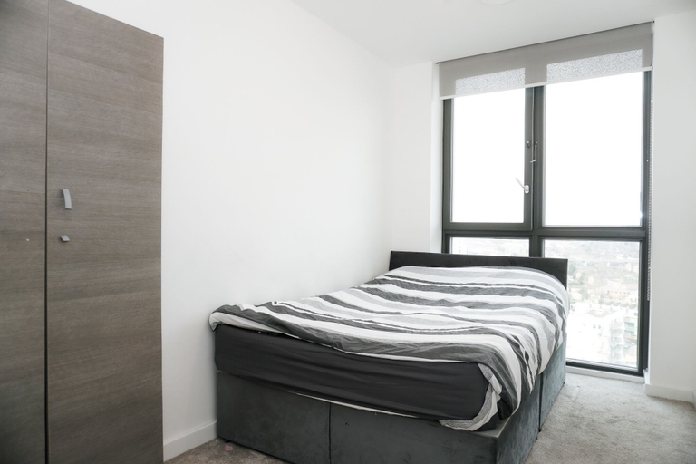 Room 4, 2br-360 Views-balcony-parking-wifi-smarttv, London