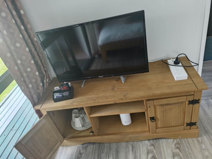 Others 5, 1 double and 1 sofa bed Garden Chalet, Waitakere