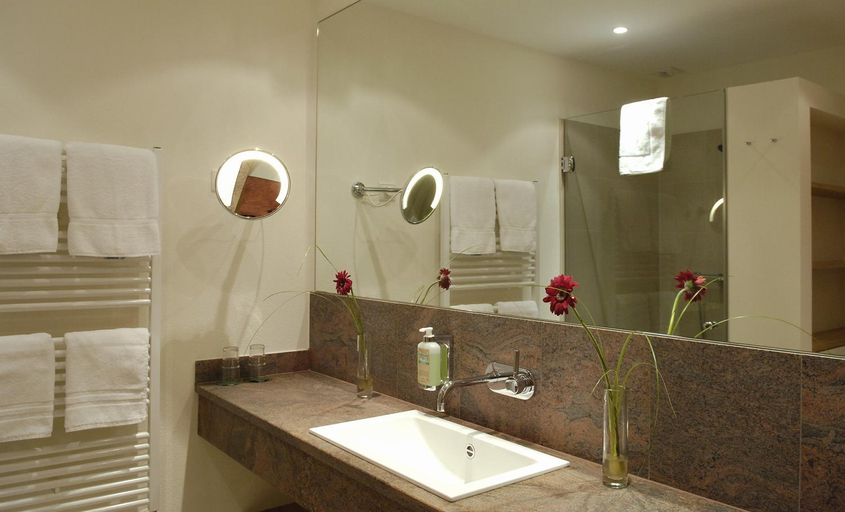 Bathroom, Golfhotel Gut Apeldoer, Dithmarschen
