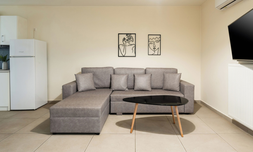 Others 4, Elysee apartment 5, Attica