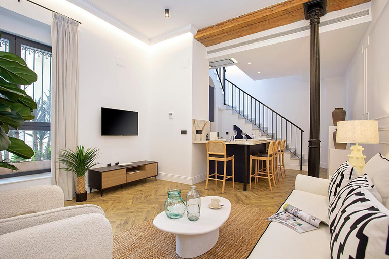 Others 2, Genteel Home Lagar, Sevilla