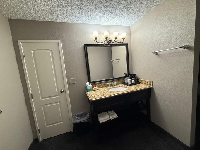 Bathroom 3, Laguna Hills Lodge, Orange