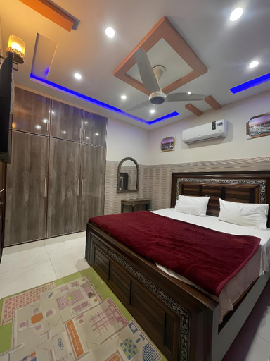 Bedroom 2, Makkah Tower Hotel, Lahore