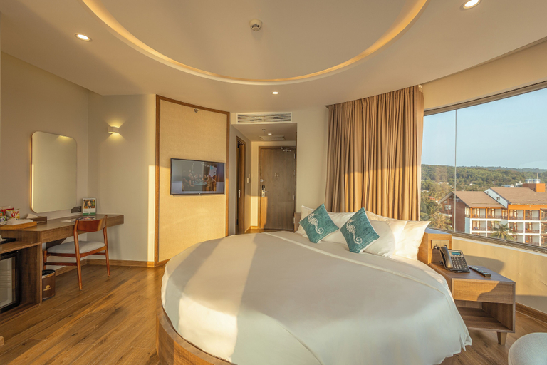 Bedroom 3, Sunset Beach Resort & Spa- Beachfront Pirate Fire Show, Phú Quốc