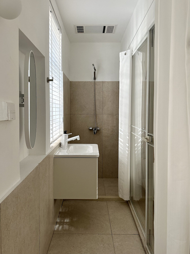 Bathroom 4, Shanghai Hills& Art Suite 18, Shanghai