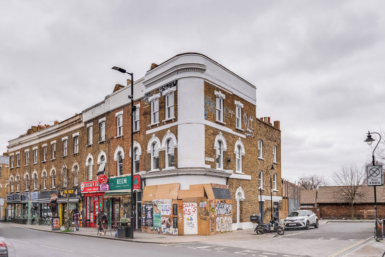 Exterior & Views 2, Camberwell Studios, 10 mins to Station, London