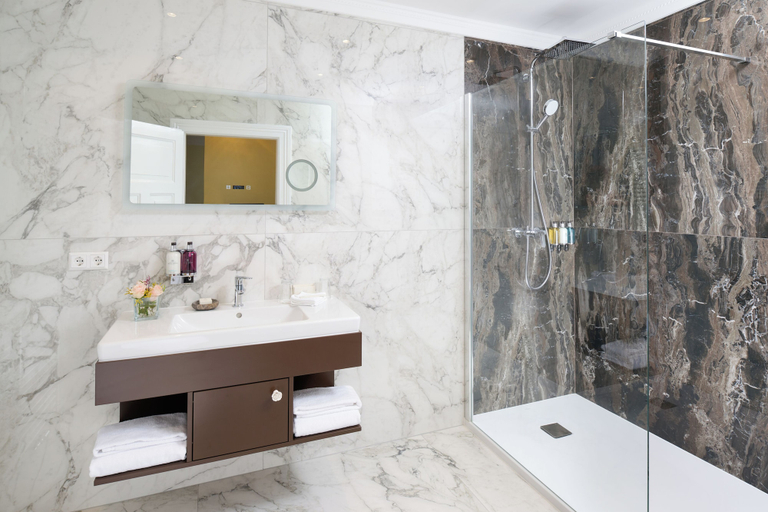 Bathroom 3, Hotel The Rose by Goeres, Luxembourg