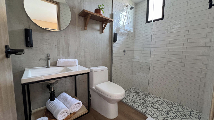 Bathroom 5, Mosaic Studios Buenavista, Barranquilla