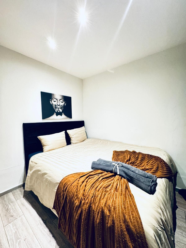 Bedroom 4, Elegant 5BR Home Ideal for Families, Wien