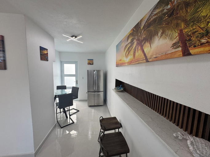 Others 4, Villa Tropicana