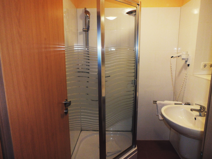 Bathroom 3, Werrapark Hotel Heubacher Höhe, Hildburghausen