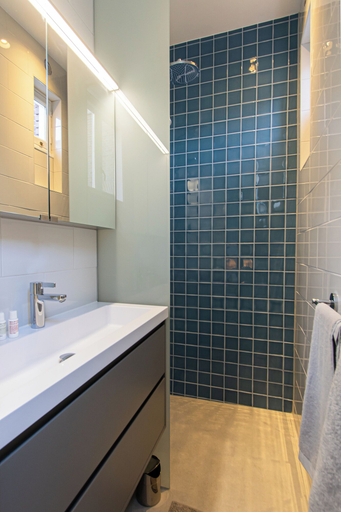 Bathroom 3, OHotellMe, Rotterdam