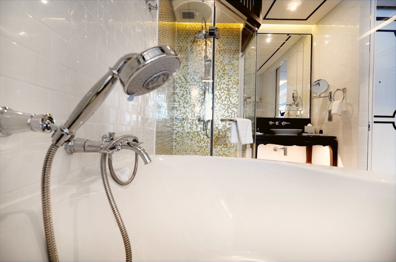 Bathroom 24