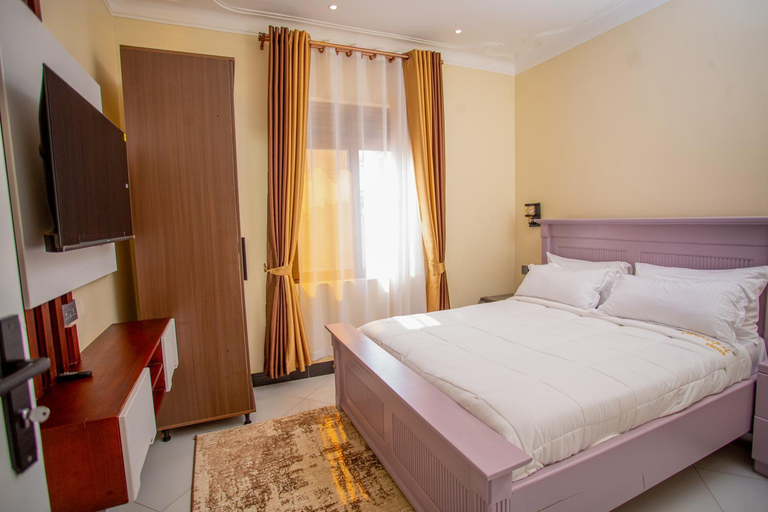 Others 2, Blanket Suites, Jinja