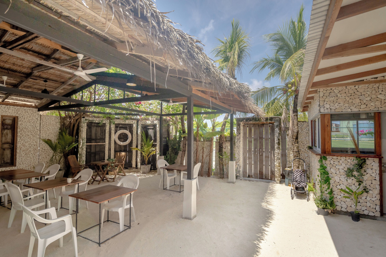 Food & Drinks 3, Brickwood Shoreline, North Ari Atoll