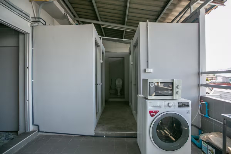 Others 3, Xin hostel Wachiratham 21, Bang Na