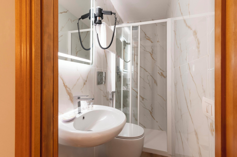 Bathroom 5, HOTEL MAGIC, Rome
