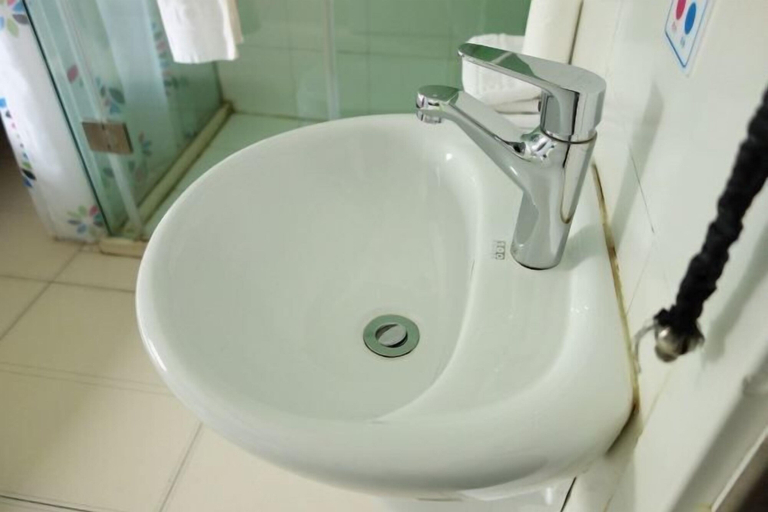 Bathroom 4, 100 Inn (Small Shanghai pedestrian street), Shanghai