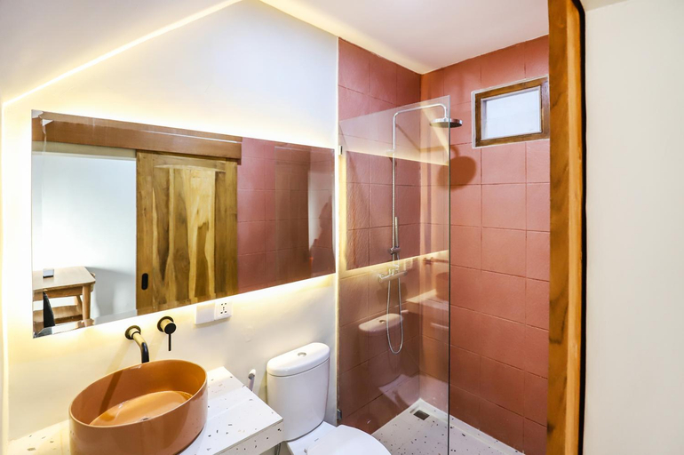 Shower, Linjong Loft B - 2 floors with Kitchen & 1 km Echo Beach, Badung