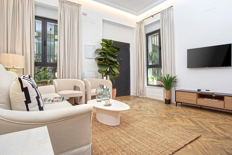 Others 4, Genteel Home Lagar, Sevilla