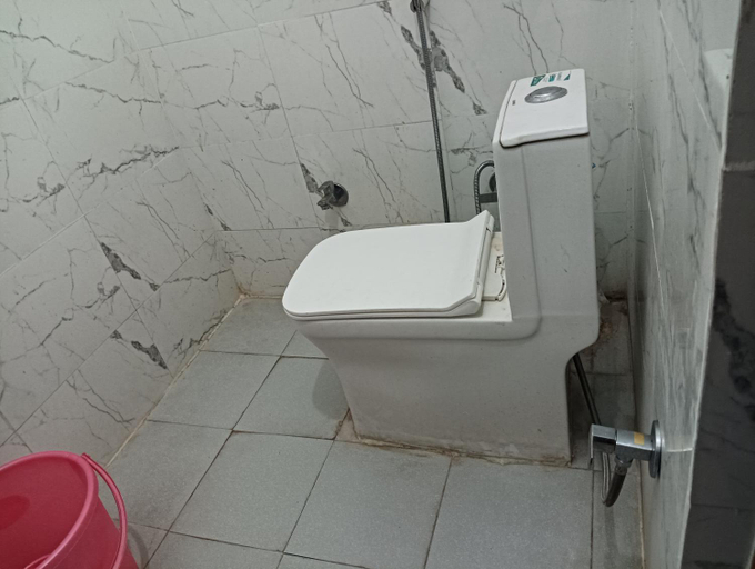 Bathroom 3, Vasudhara Hotel & Restaurant, Chamoli