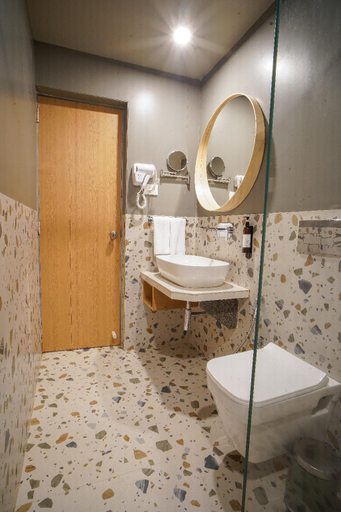 Bathroom 21