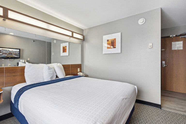 Bedroom 3, SureStay by Best Western South Bend, Saint Joseph